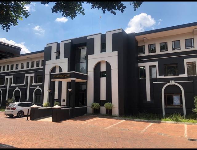 136M² OFFICE TO LET IN HYDE PARK